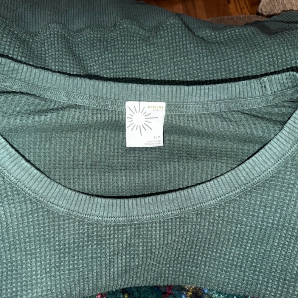 OFFLINE By Aerie Hunter Green Waffle Notch Neck Long Sleeve T-Shirt Size Small - Picture 5 of 6